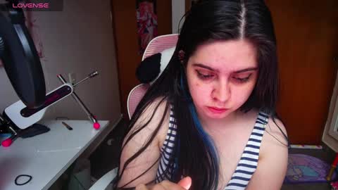 Snapshot of vallolet1_ chatting on 02-06-25, 11:54 Im Violet online show from 02-06-25, 11:54