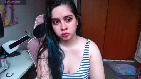 Snapshot of vallolet1_ chatting on 02-06-25, 02:58 Im Violet online show from 02-06-25, 02:58