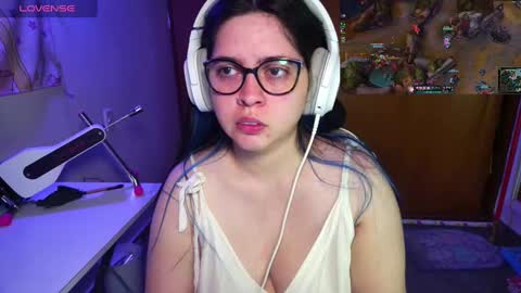 Snapshot of vallolet1_ chatting on 02-08-25, 07:59 Im Violet online show from 02-08-25, 07:59