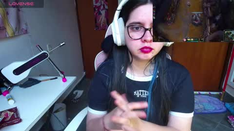 Snapshot of vallolet1_ chatting on 02-09-25, 09:49 Im Violet online show from 02-09-25, 09:49