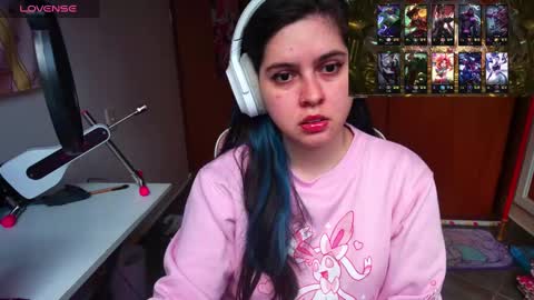 Snapshot of vallolet1_ chatting on 02-14-25, 10:47 Im Violet online show from 02-14-25, 10:47