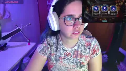 Snapshot of vallolet1_ chatting on 02-24-25, 12:30 Im Violet online show from 02-24-25, 12:30