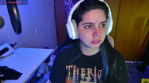 Snapshot of vallolet1_ chatting on 03-08-25, 03:39 Im Violet online show from 03-08-25, 03:39