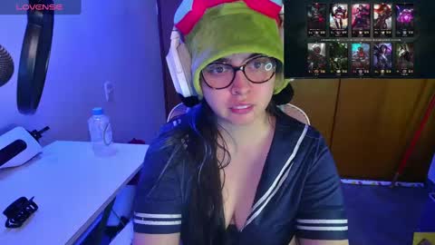 Snapshot of vallolet1_ chatting on 03-09-25, 01:14 Im Violet online show from 03-09-25, 01:14