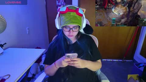 Snapshot of vallolet1_ chatting on 03-10-25, 01:45 Im Violet online show from 03-10-25, 01:45