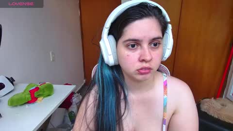 Snapshot of vallolet1_ chatting on 03-12-25, 09:45 Im Violet online show from 03-12-25, 09:45