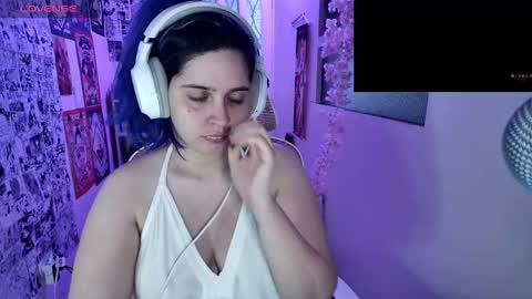 Snapshot of vallolet1_ chatting on 09-12-25, 03:28 Im Violet online show from 09-12-25, 03:28