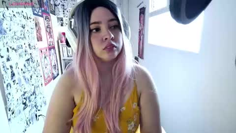 Snapshot of vallolet1_ chatting on 10-19-25, 08:53 Im Violet online show from 10-19-25, 08:53