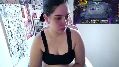 Snapshot of vallolet1_ chatting on 10-26-25, 08:15 Im Violet online show from 10-26-25, 08:15