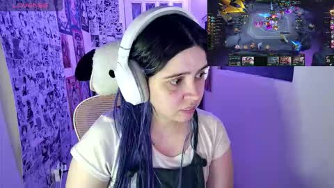 Snapshot of vallolet1_ chatting on 11-06-25, 11:26 Im Violet online show from 11-06-25, 11:26