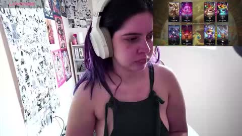 Snapshot of vallolet1_ chatting on 02-08-26, 05:49 Im Violet online show from 02-08-26, 05:49