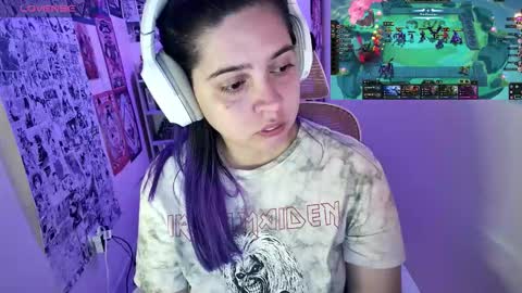 Snapshot of vallolet1_ chatting on 02-12-26, 04:07 Im Violet online show from 02-12-26, 04:07