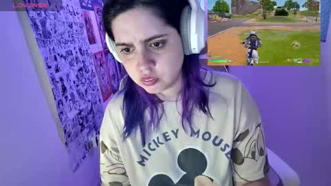 Snapshot of vallolet1_ chatting on 02-16-26, 05:03 Im Violet online show from 02-16-26, 05:03