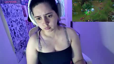 Snapshot of vallolet1_ chatting on 02-25-26, 04:00 Im Violet online show from 02-25-26, 04:00