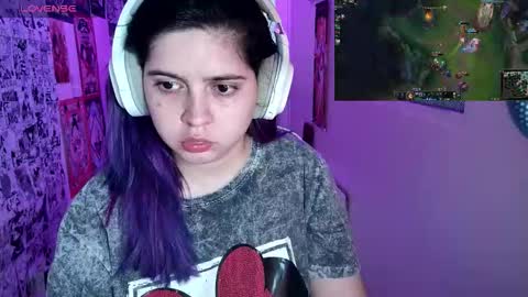 Snapshot of vallolet1_ chatting on 03-10-26, 03:44 Im Violet online show from 03-10-26, 03:44