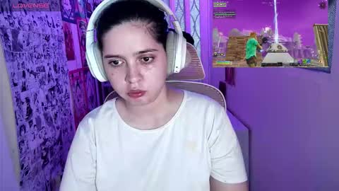 Snapshot of vallolet1_ chatting on 03-13-26, 02:40 Im Violet online show from 03-13-26, 02:40