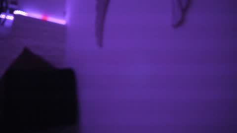 Snapshot of valloletsamar chatting on 01-23-25, 11:15 Vallolet Peach online show from 01-23-25, 11:15