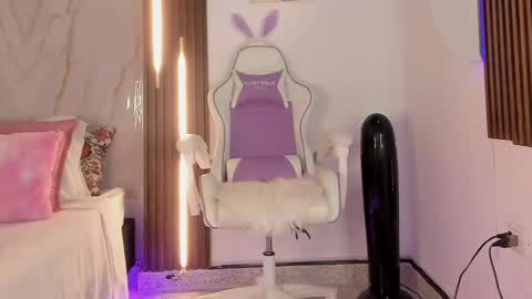 Snapshot of valloletsamar chatting on 09-14-25, 12:04 Vallolet Peach online show from 09-14-25, 12:04