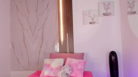 Snapshot of valloletsamar chatting on 09-28-25, 12:10 Vallolet Peach online show from 09-28-25, 12:10