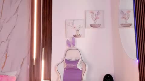 Vallolet Peach  online show from 02-01-26, 12:15