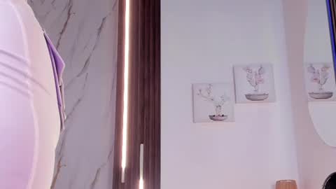 Vallolet Peach  online show from 06-20-26, 12:08
