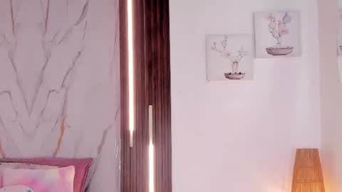 Vallolet Peach  online show from 06-21-26, 12:19