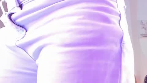 Vallolet Peach  online show from 07-11-26, 12:30