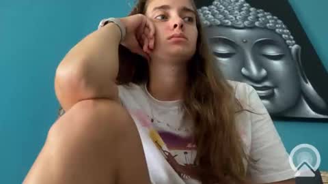 Snapshot of valure_lera chatting on 03-08-25, 04:01 valure_lera online show from 03-08-25, 04:01