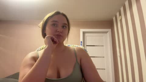 Snapshot of valvet_sky chatting on 06-11-26, 09:35 Lily online show from 06-11-26, 09:35