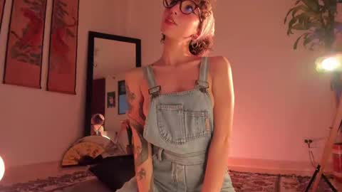 Snapshot of valyturner chatting on 03-09-25, 11:03 online show from 03-09-25, 11:03