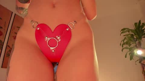 Snapshot of valyturner chatting on 03-11-25, 10:42 online show from 03-11-25, 10:42