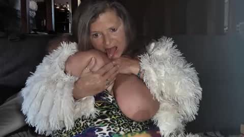 Snapshot of vampwoman chatting on 01-30-25, 04:55 vampwoman online show from 01-30-25, 04:55