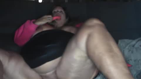 Snapshot of vampwoman chatting on 02-18-25, 08:05 vampwoman online show from 02-18-25, 08:05