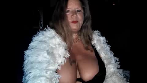 Snapshot of vampwoman chatting on 02-25-25, 07:31 vampwoman online show from 02-25-25, 07:31