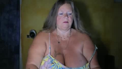vampwoman online show from 05-18-26, 05:35