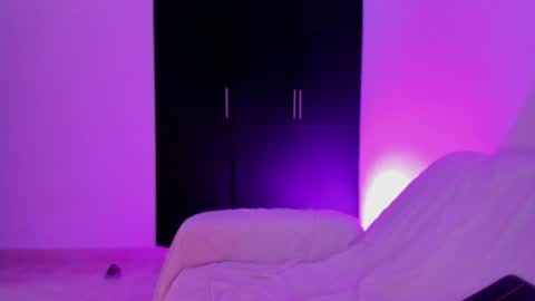 Snapshot of vandalovee chatting on 06-17-26, 02:51 Babi Alu online show from 06-17-26, 02:51