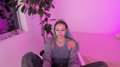 Snapshot of vandalovee chatting on 07-03-26, 04:08 Babi Alu online show from 07-03-26, 04:08