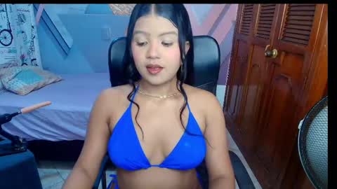 vane_latin18 online show from 04-21-26, 01:42