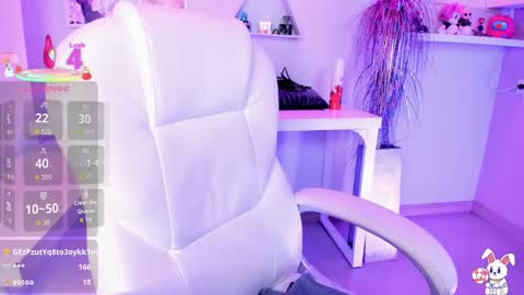 Snapshot of vanelope_evans_ chatting on 10-28-25, 12:36 vanelope_evans_ online show from 10-28-25, 12:36