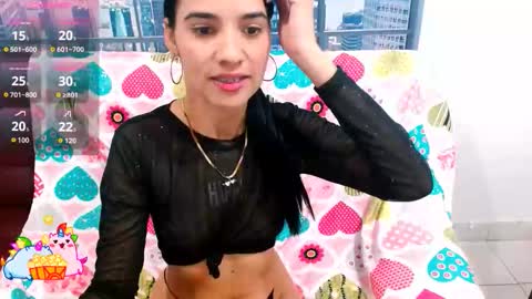 Snapshot of vanesa_19_ chatting on 10-24-25, 12:23 VANESA online show from 10-24-25, 12:23