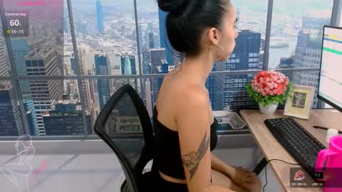 Snapshot of vanesa_19_ chatting on 11-06-25, 02:18 VANESA online show from 11-06-25, 02:18