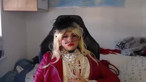 Snapshot of vanesacrossri chatting on 10-19-25, 07:09 vanesacrossri online show from 10-19-25, 07:09