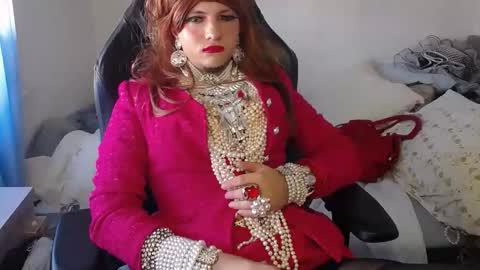 Snapshot of vanesacrossri chatting on 10-24-25, 08:11 vanesacrossri online show from 10-24-25, 08:11