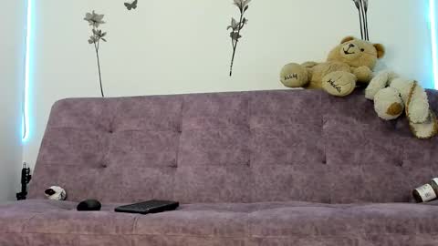 Vanessa online show from 02-21-25, 10:39