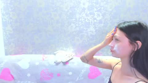 Snapshot of vanessa_florence chatting on 06-19-26, 01:21 RUSSIAN BARBIE BABE online show from 06-19-26, 01:21