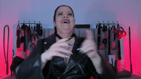 Vanessa online show from 11-25-25, 12:05