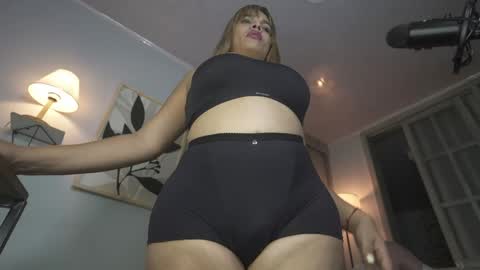 Vanessa Novvoa online show from 04-27-26, 01:25