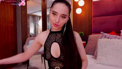 Snapshot of vanessaangelx chatting on 05-13-26, 06:00 Vanessa Diamond online show from 05-13-26, 06:00