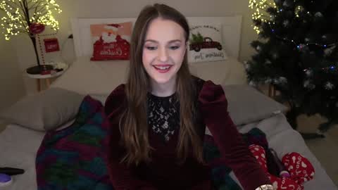 Snapshot of vanessabeautyy chatting on 12-14-24, 02:45 vanessabeautyy online show from 12-14-24, 02:45