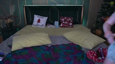 Snapshot of vanessabeautyy chatting on 12-15-24, 03:13 vanessabeautyy online show from 12-15-24, 03:13